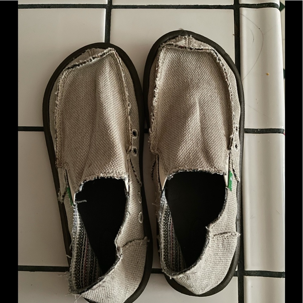 Sanuk men size 6